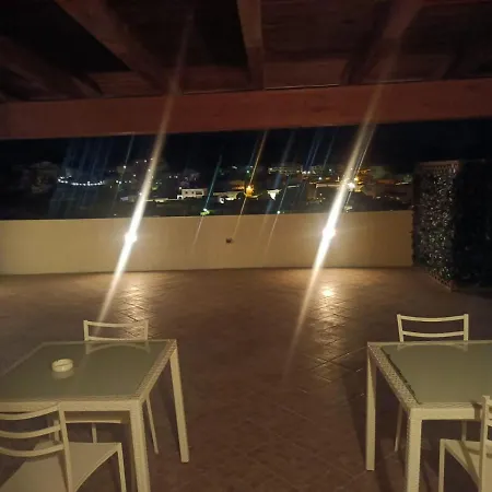 Alojamento de Acomodação e Pequeno-almoço L'attico 3*